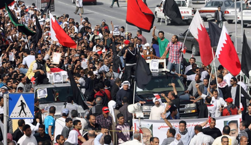 galleries/2011/02/18/bahrain-riots/bahrain-riots-2_zccoxz
