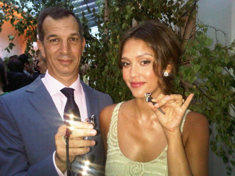 galleries/2011/05/19/celebrity-photos-on-twitter/twitpi519---alba_qrechi