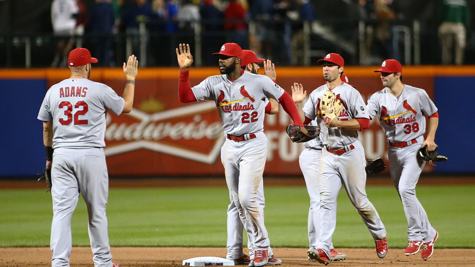 cheats/2015/06/16/feds-investigate-cardinals-for-hacking-astros/150616-cardinals-fbi-cheat_jpjlrt