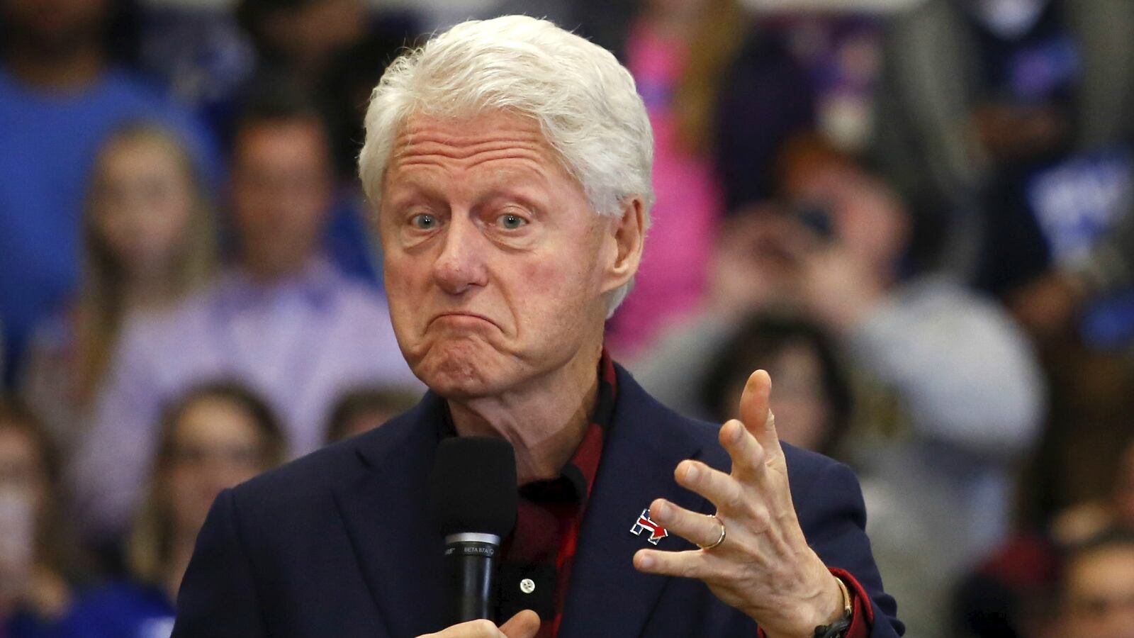 cheats/2016/04/15/bill-mocks-sanders-young-students/160415-cheat-bill_nl3i0f