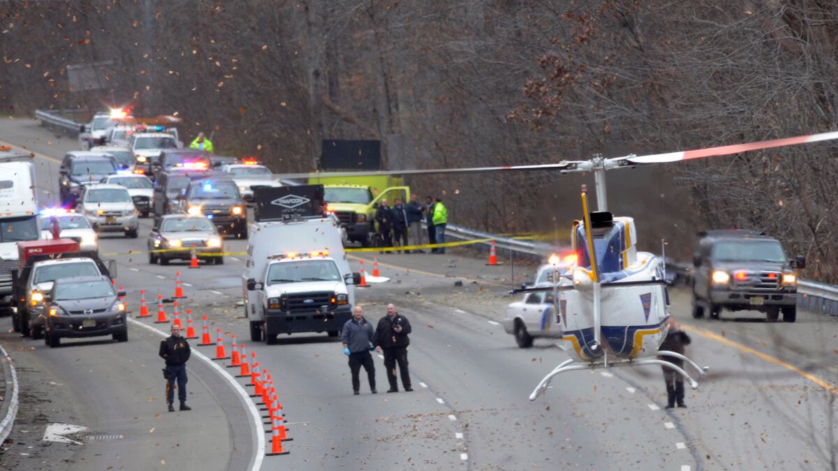 cheats/2011/12/20/ny-bankers-dead-in-plane-crash/nj-plane-crash-cs_jlzocm