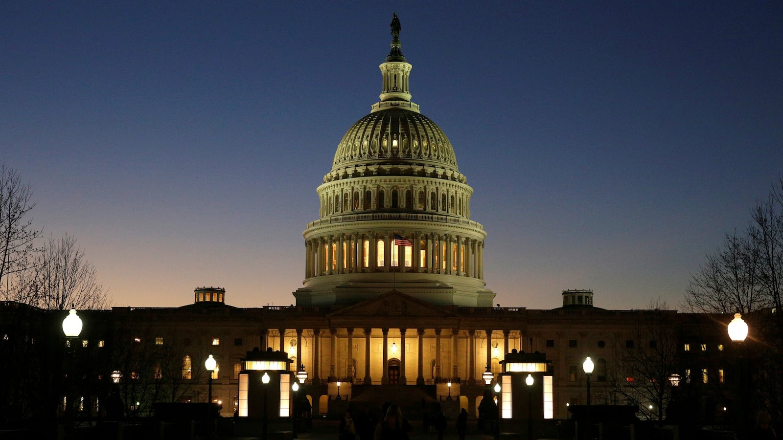 cheats/2017/02/02/5-congressional-it-contractors-arrested/170130-gop-aides-ban-cheat_abaemz