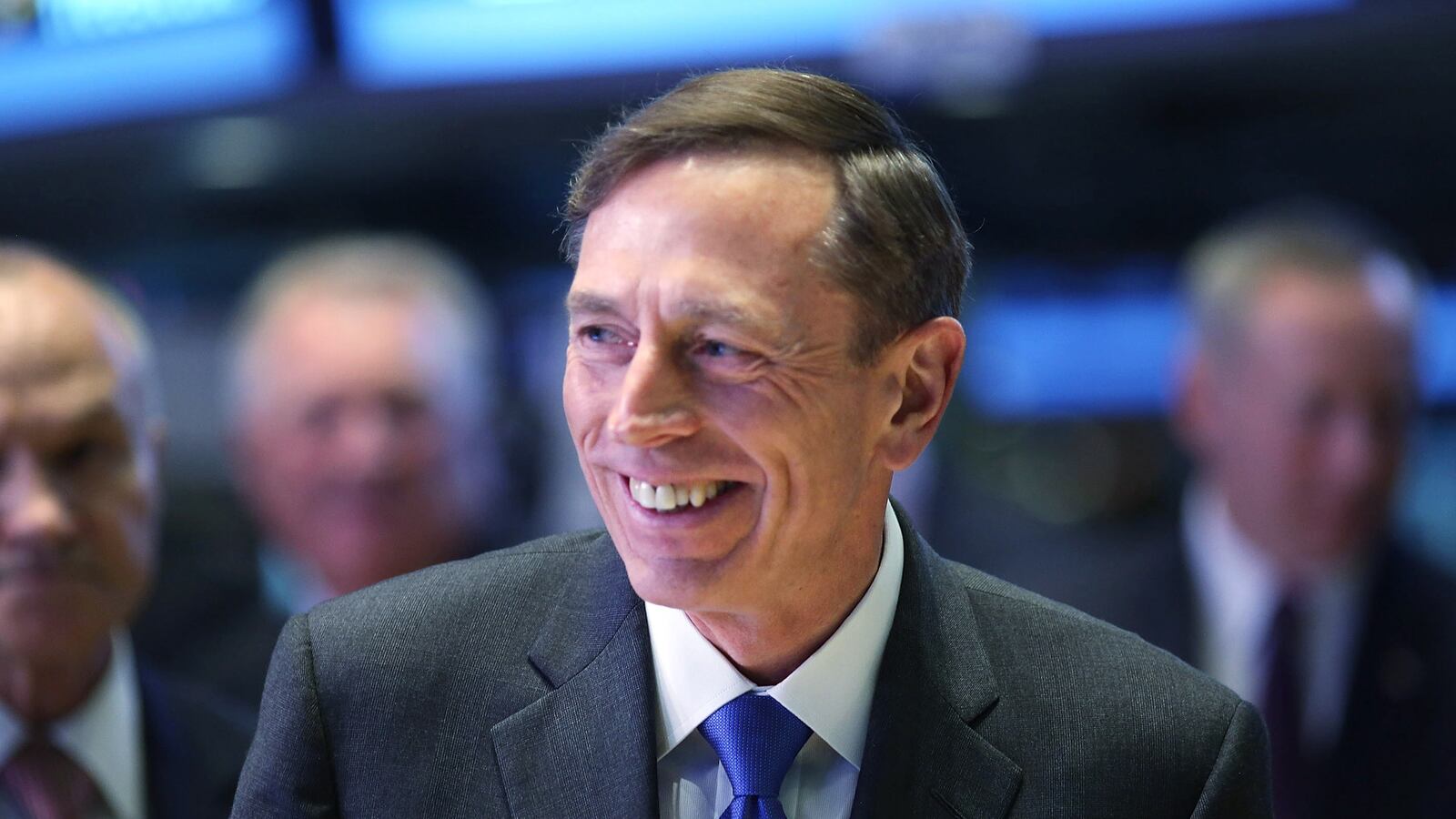 articles/2012/11/15/david-petraeus-in-call-of-duty-more-poorly-timed-cameos-video/petraeus-in-entertainment-fallon-vid-blog-tease_we2oea