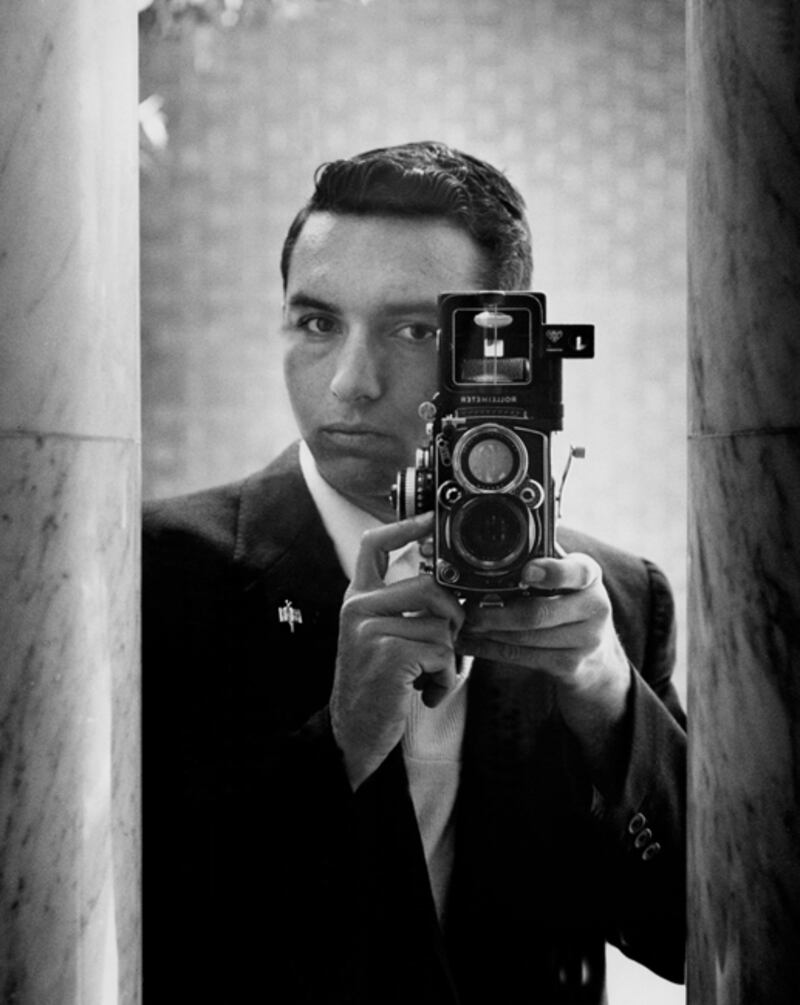 galleries/2012/05/31/marilyn-and-me-lawrence-schiller-s-photos-of-marilyn-monroe/schiller-marilyn-self-portrait_u4q9bw