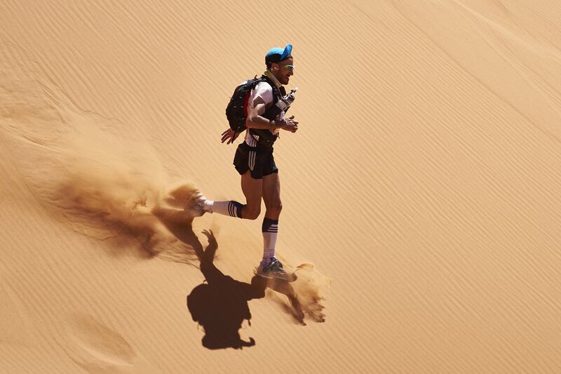 galleries/2016/04/13/marathon-in-the-moroccan-desert/160413-morocco-race7_stdjuo