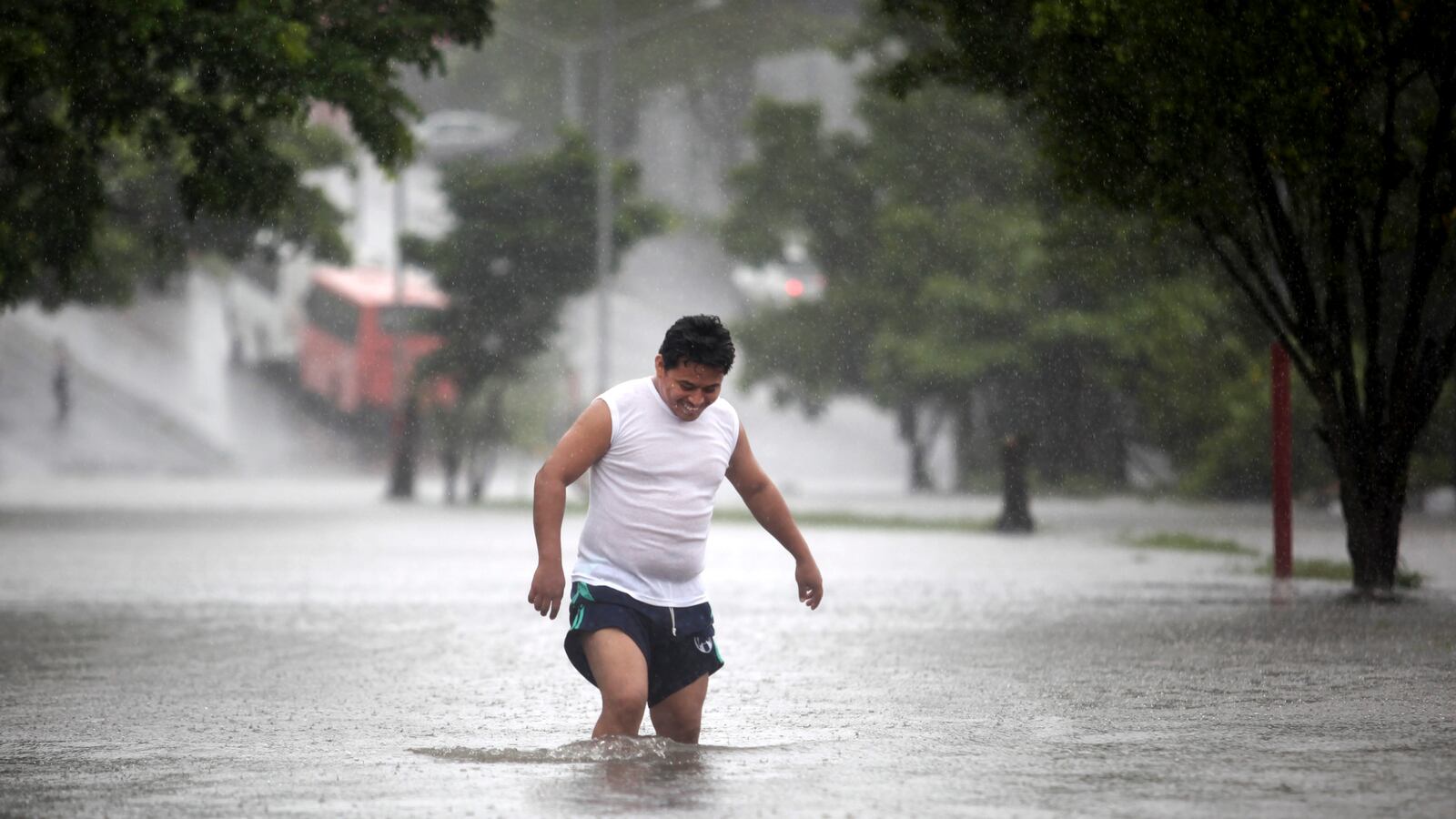 cheats/2013/09/15/mexico-hit-by-dual-storms/130915-mexico-storms-cheat_tj6hmj