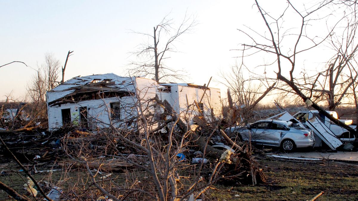 cheats/2012/02/29/tornadoes-devastate-midwest/tornado-midwest-box_trj8f6