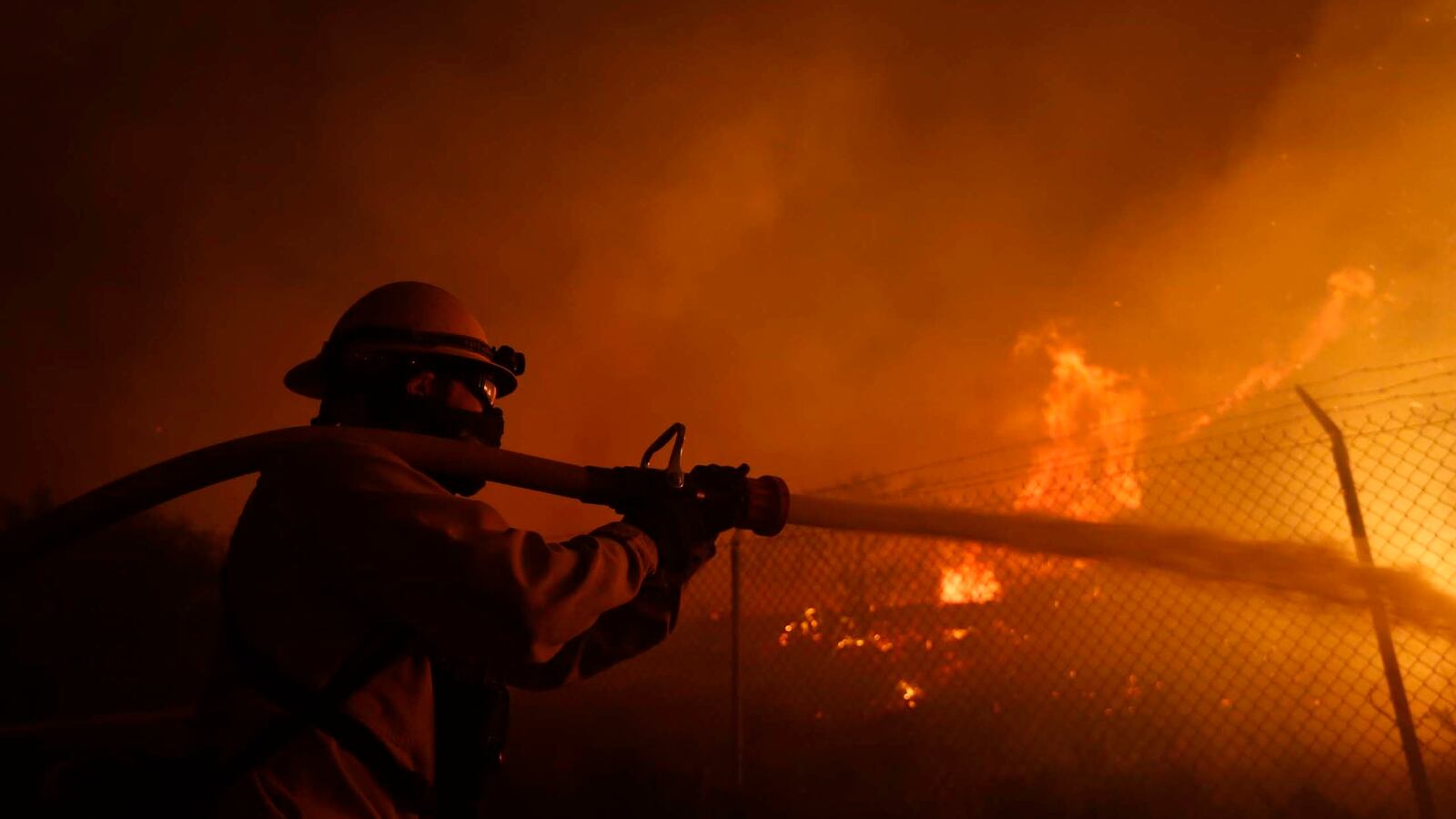 galleries/2013/05/03/inferno-rages-in-southern-california-photos/calif-fire-tease_jkp1me