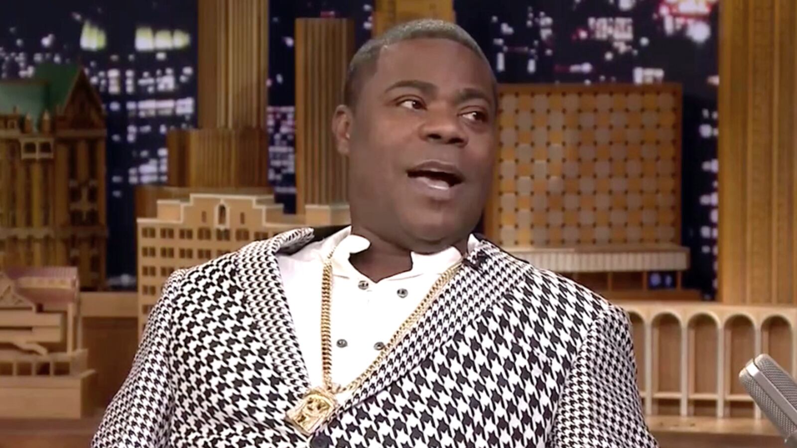 articles/2016/01/19/tracy-morgan-roasts-trump-and-star-wars-teases-return-to-tv-on-fallon/160118-wilstein-tracy-morgan-tease_ktnlbt