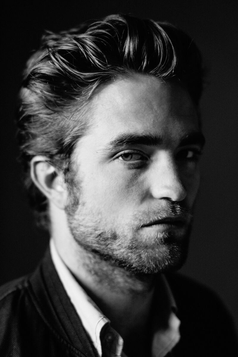 galleries/2015/12/26/how-jeff-vespa-takes-such-intimate-celebrity-portraits/151223-vespa-pattinson_xwlwq1