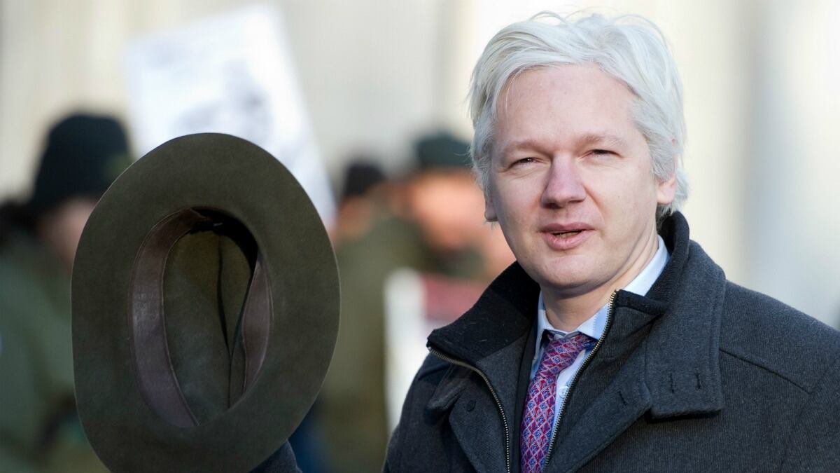 articles/2012/02/16/memo-to-democracy-advocates-drop-assange/julian-assange_sdeae3