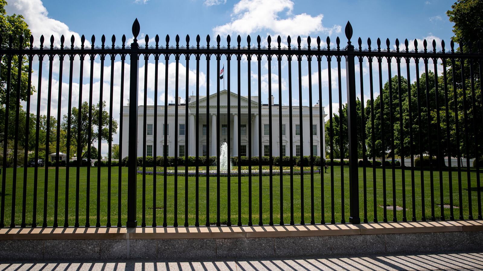 2021-04-25T183519Z_856329878_RC263N969PNR_RTRMADP_3_USA-BIDEN_bx4yph