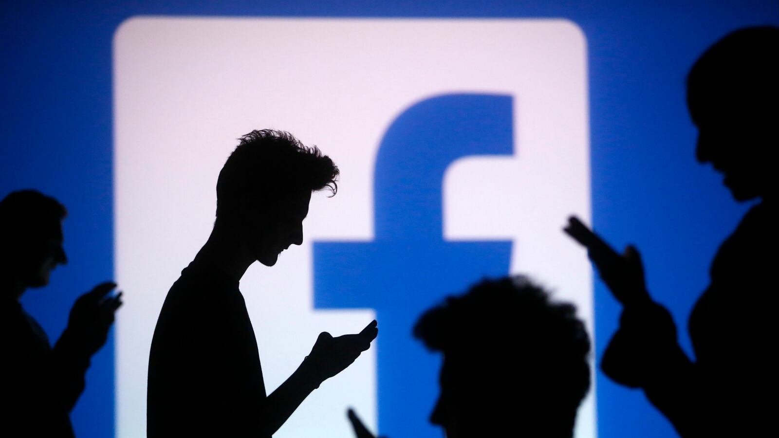 cheats/2015/05/13/facebook-launches-instant-articles/150326-facebook-cheat_u8ginl