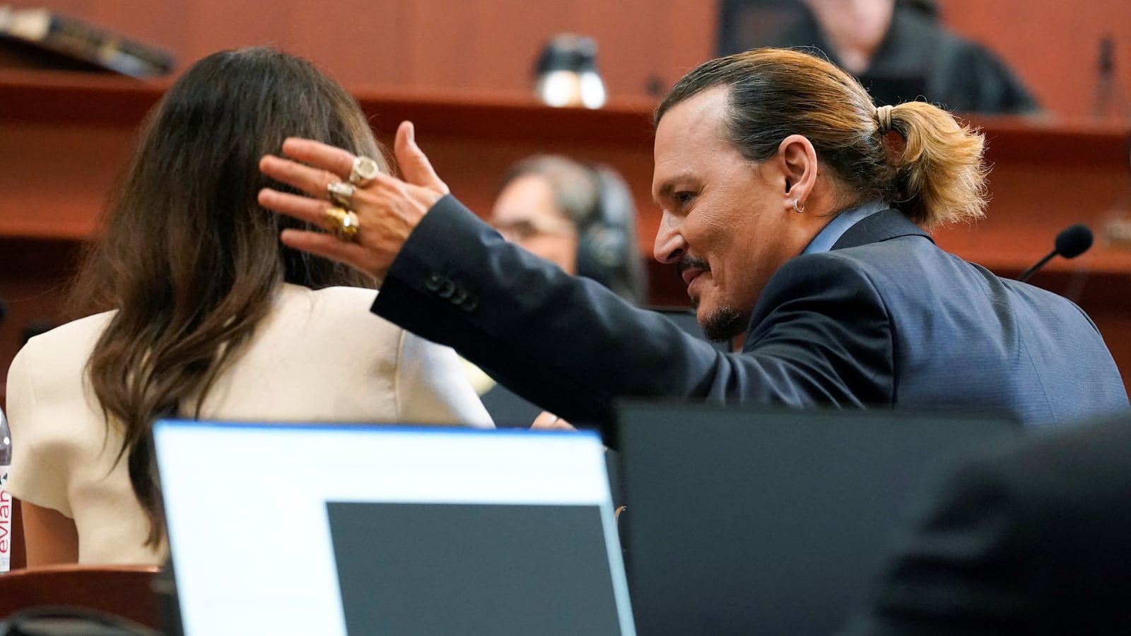 2022-05-27T194314Z_1265337538_RC2UFU98KQF7_RTRMADP_3_PEOPLE-DEPP_zh9ke5