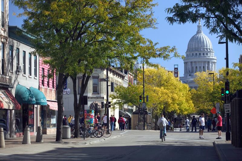 galleries/2014/02/14/best-cities-to-find-love-and-stay-in-love-photos/city-love-madison_tkpphs
