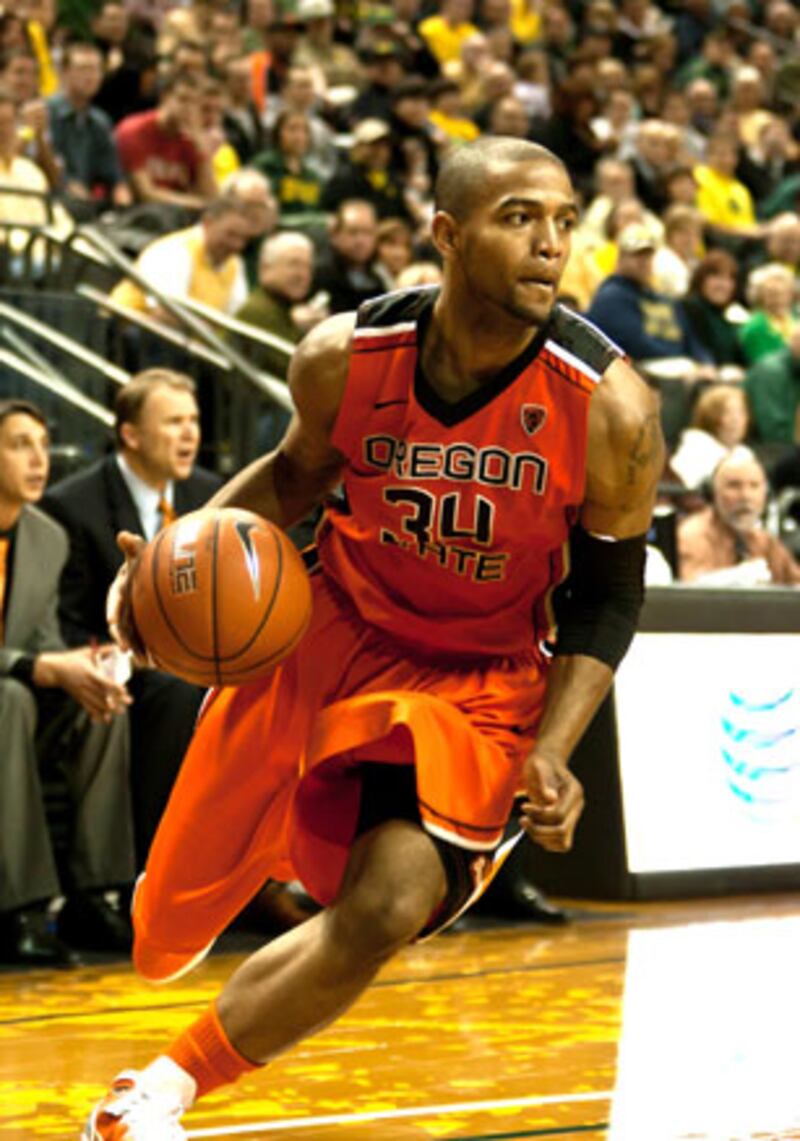 galleries/2011/03/20/die-hard-college-hoops-fans/college-basketball-fans---oregon-state-university_erqaci