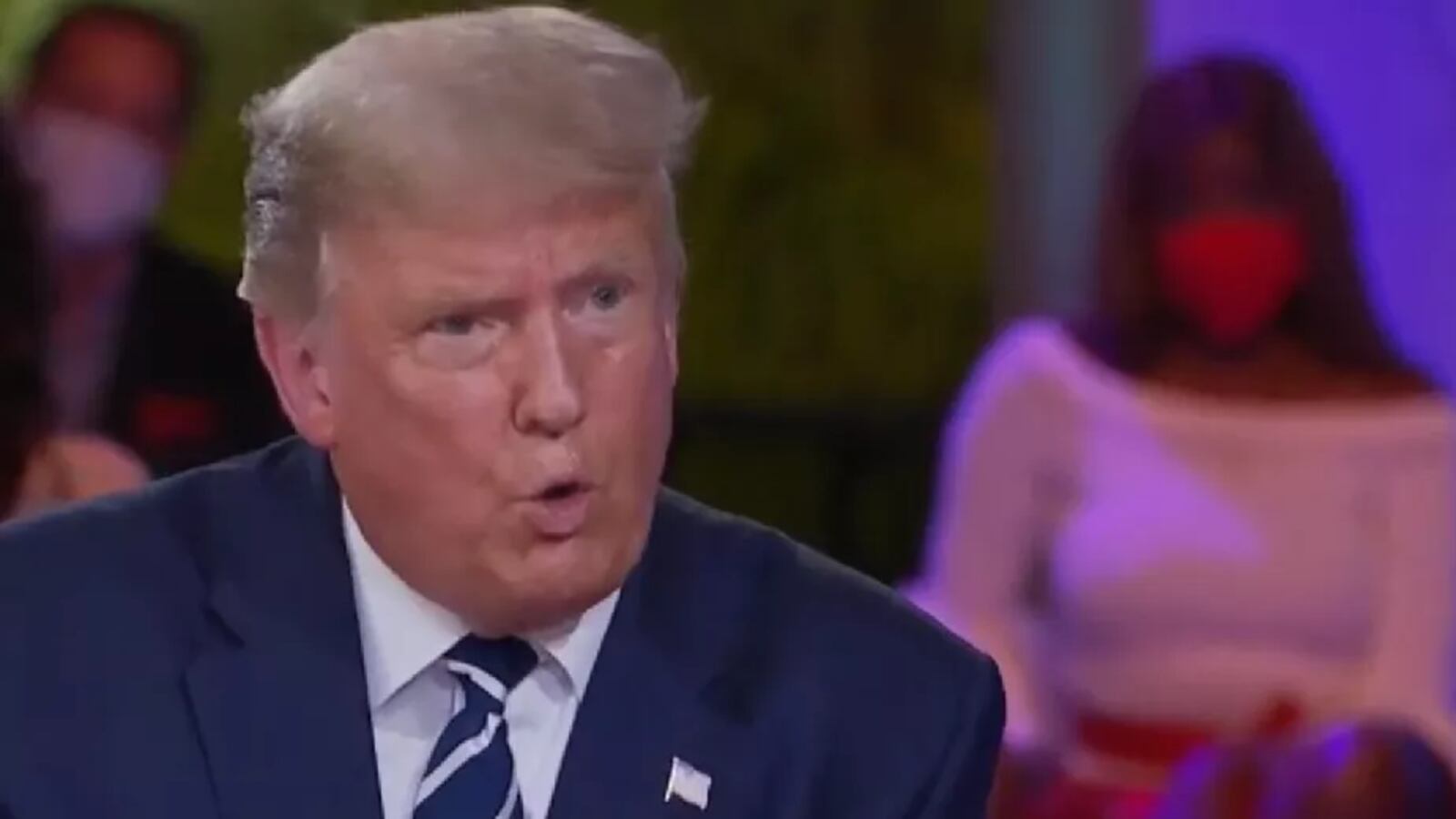 nodding-woman_kpecdi