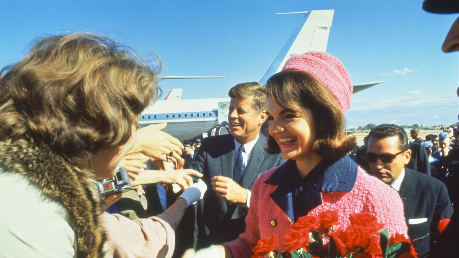 articles/2013/11/21/my-father-made-jackie-s-pink-suit/131121-jackie-kenedy-chanel-suit-horowicz-tease_c0crtv