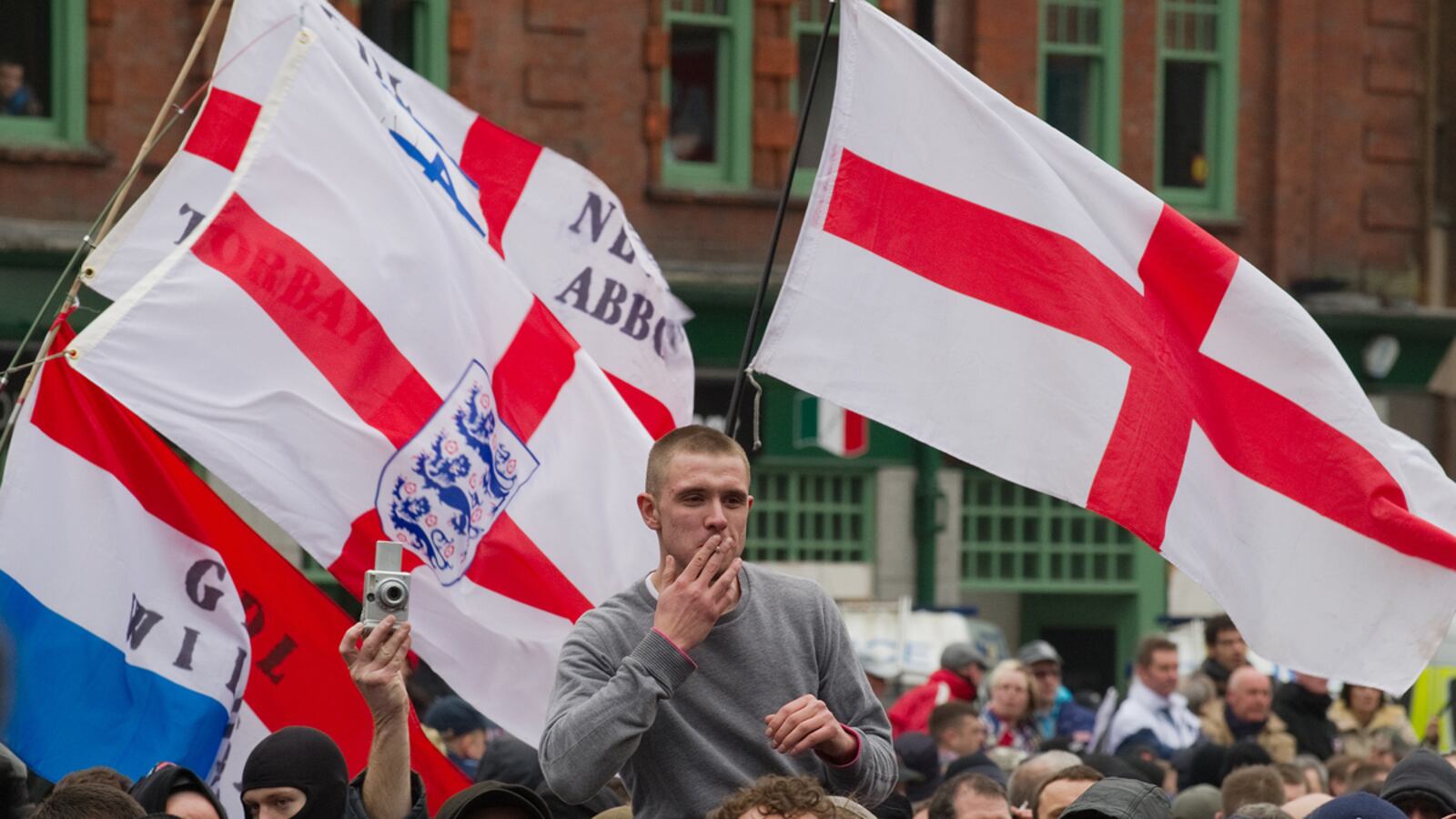 articles/2011/07/25/anders-breivik-s-manifesto-echoes-loudly-in-britain/english-defense-league-underhill_udfwd1