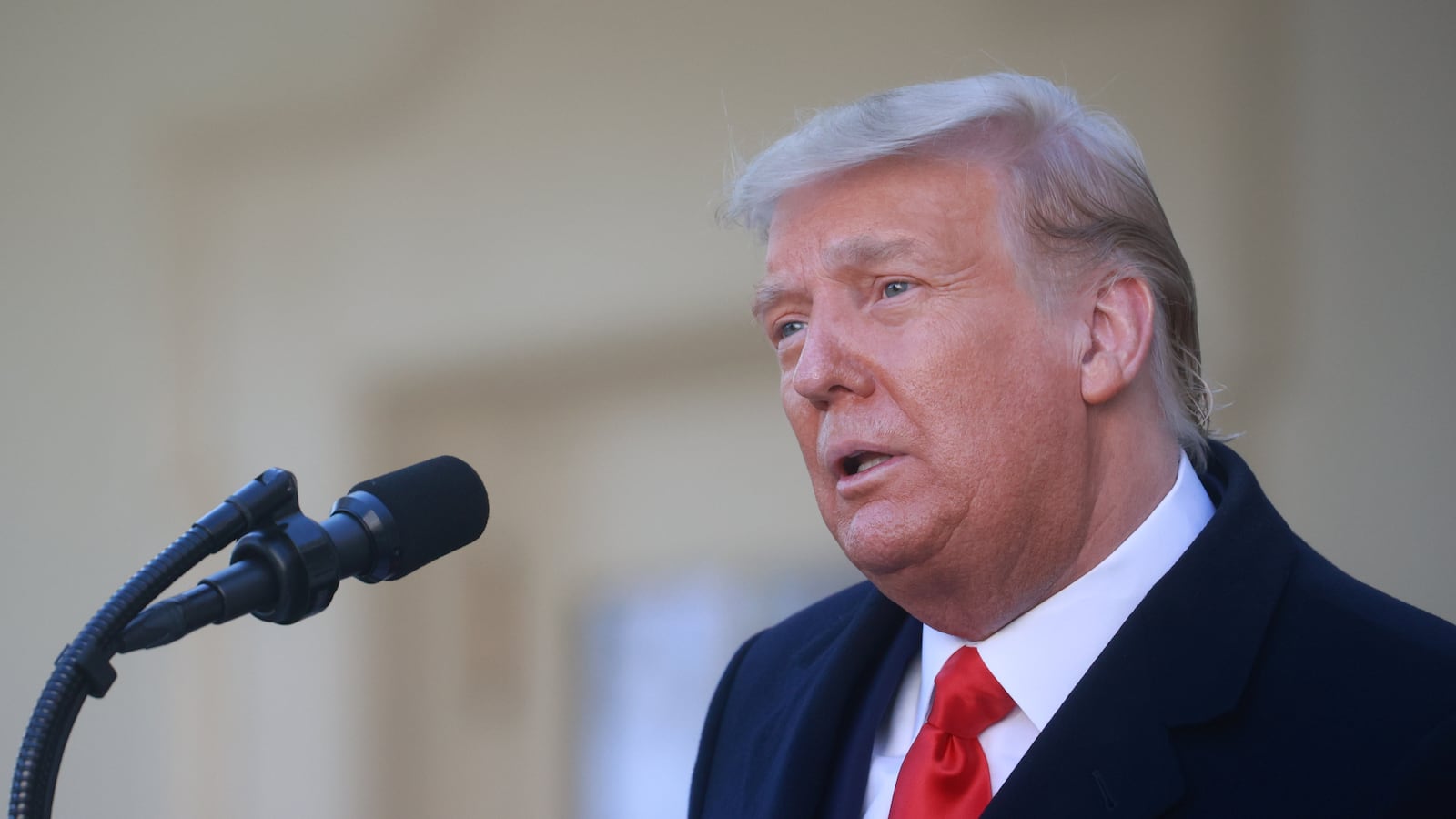 2020-11-24T194307Z_919120661_RC2V9K9NUSSG_RTRMADP_3_USA-THANKSGIVING-TRUMP_rhxhss