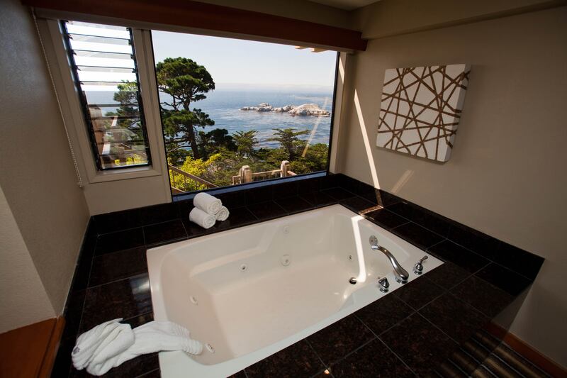 galleries/2013/10/13/nine-jaw-dropping-hotel-room-views-around-the-world-photos/131011-carmel-hotel_ykiza6