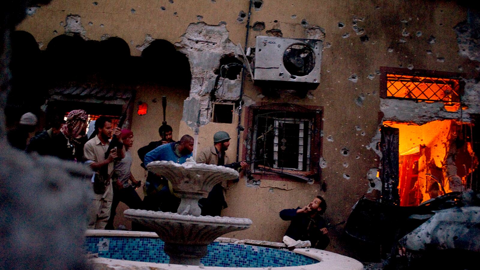 articles/2012/04/25/andre-liohn-of-newsweek-wins-robert-capa-gold-medal-of-the-overseas-press-club/liohn-daily-pic_av6mov