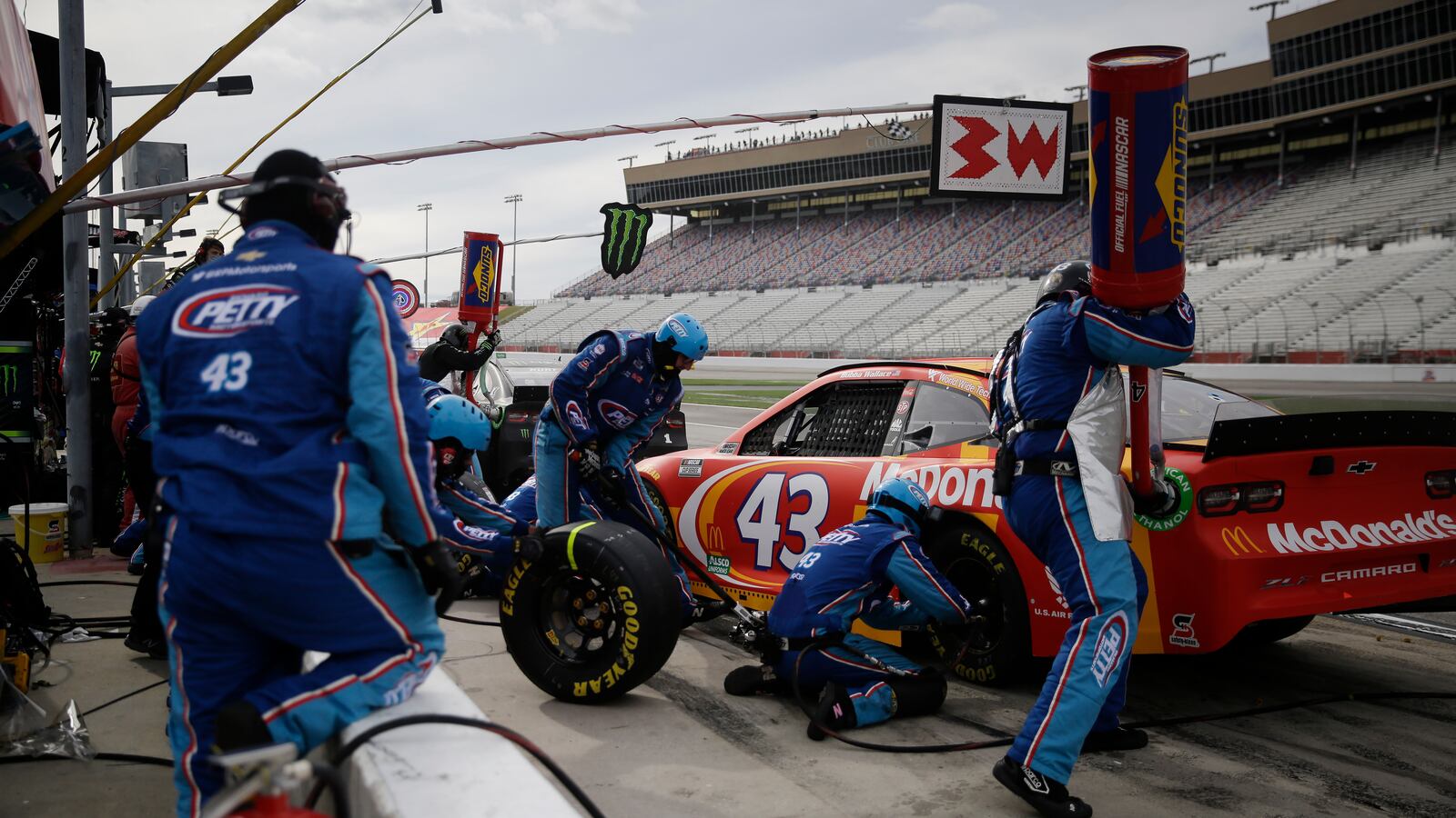 2020-06-07T221851Z_25144259_NOCID_RTRMADP_3_NASCAR-NASCAR-CUP-SERIES-AT-ATLANTA_vgwzcl