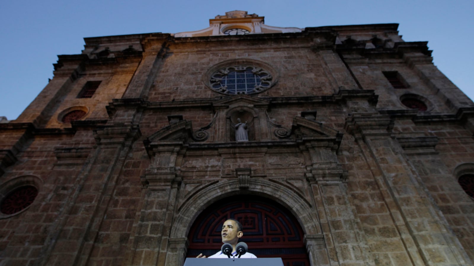 articles/2012/06/22/sister-carol-keehan-offers-plan-to-resolve-obama-contraception-fight-with-catholic-bishops/catholics-and-obama-boyer_aeddq4