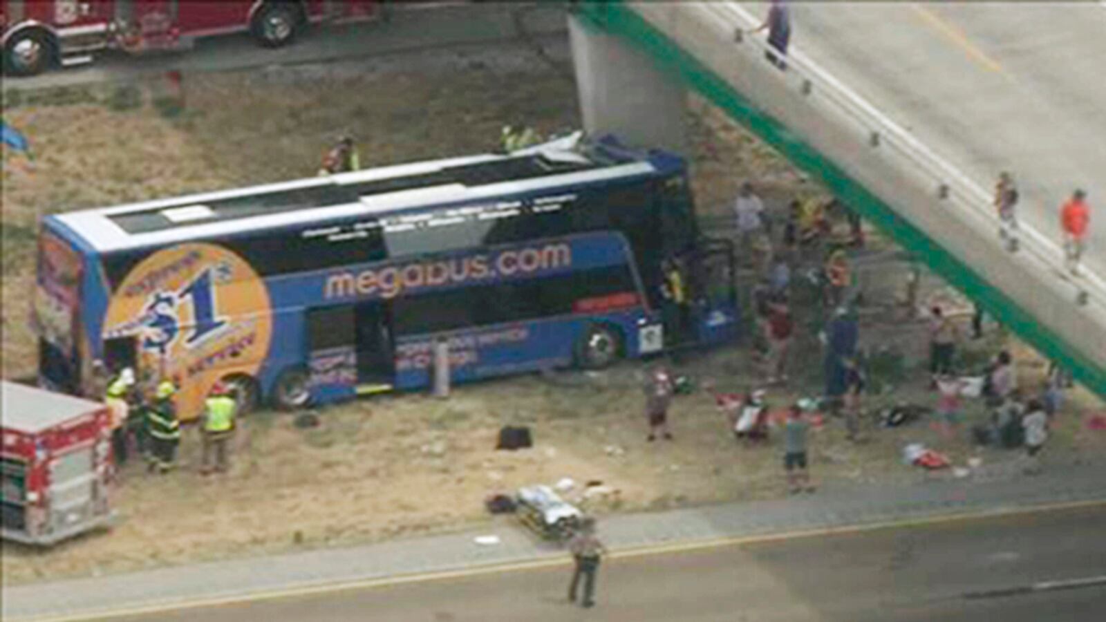 cheats/2012/08/02/double-decker-megabus-hits-overpass/megabus-accident-illinois-cheat_rzbnpf
