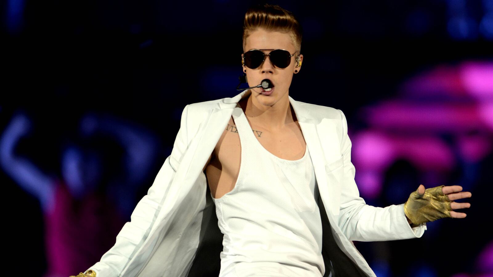 articles/2013/04/25/justin-bieber-busted-for-pot-does-it-matter/130425-fallon-bieber-bust-tease-embed_qaomlj