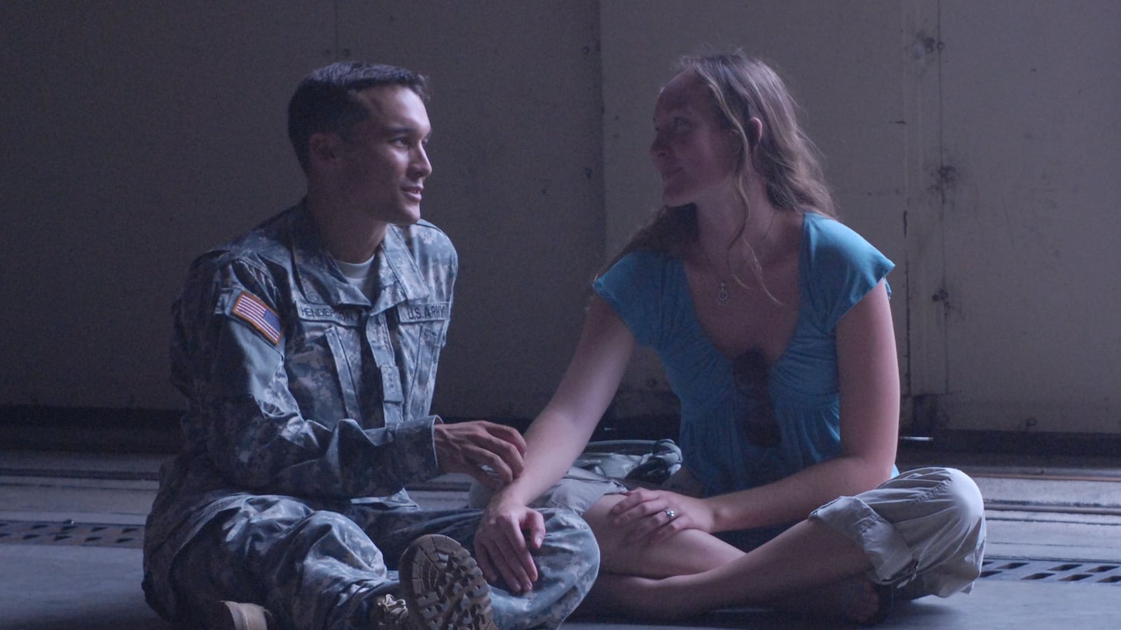 articles/2014/01/07/in-war-what-remains/140106-henderson-book-tease_evskjm