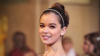 articles/2011/05/16/hailee-steinfeld-as-miu-mius-new-muse/hailee-steinfeld_180994_zmkbsr