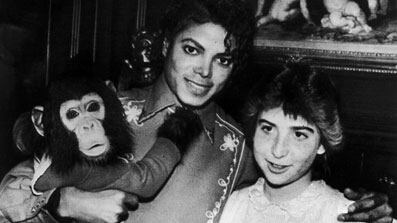 articles/2009/07/05/bubbles-speaks/montgomery-bubbles-chimp-gallery-launch_z517eg