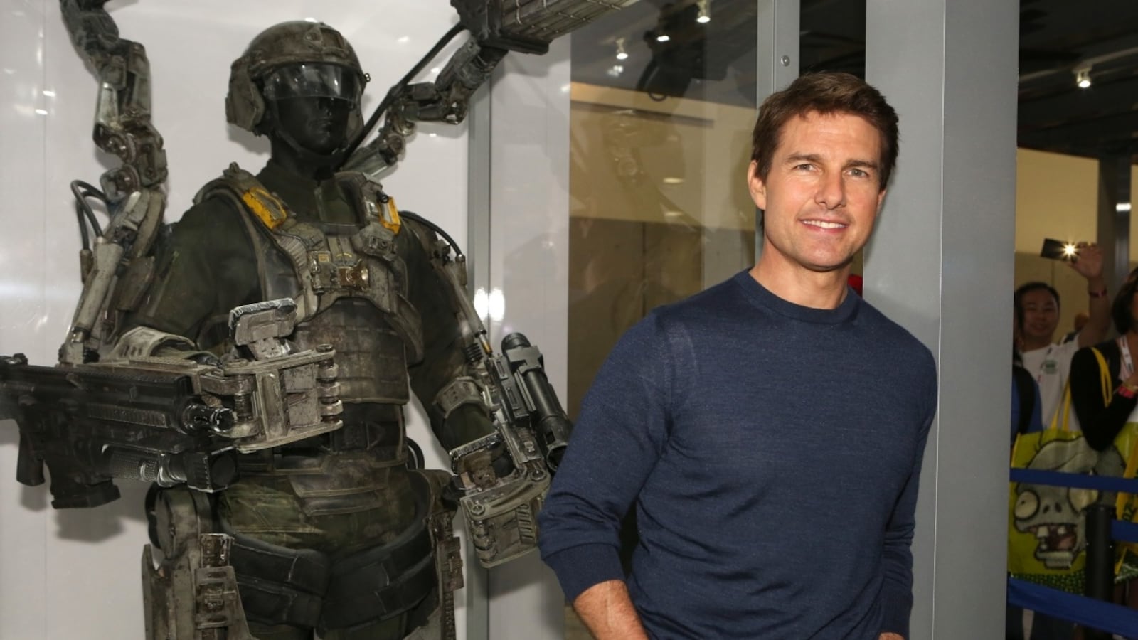 articles/2013/11/08/tom-cruise-compares-acting-to-war-alanis-morrisette-heading-to-broadway/tom_cruise_afghanistan_tease_zx75eh