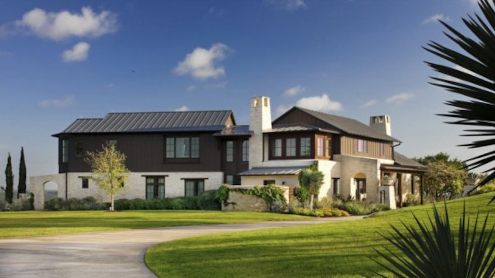 galleries/2010/04/14/celebrity-homes/celeb-homes---armstrong_hjrxiz