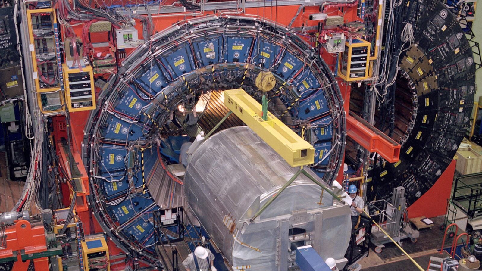 cheats/2012/03/07/new-clues-to-the-god-particle/god-particle-fermi-laboratory-finds-similar-data-cheat_y7ynfv