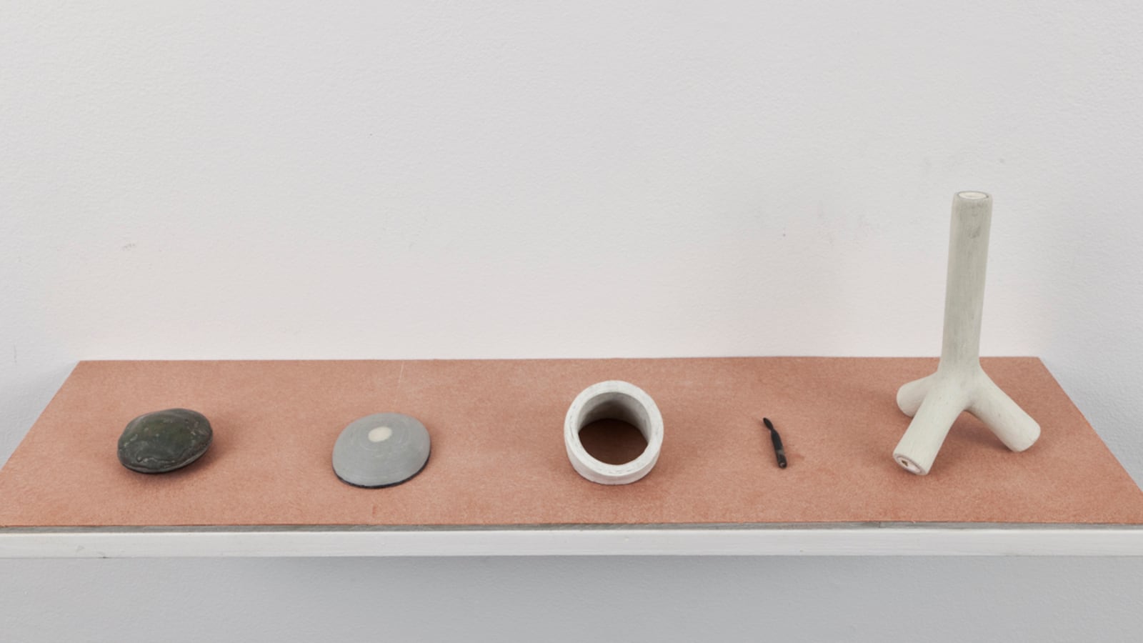 articles/2012/02/06/matt-hoyt-sculptures-at-bureau-gallery-in-new-york/hoyt-group-28-daily-pic_cj1pfy