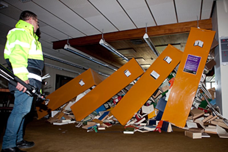 articles/2010/09/08/christchurch-earthquake-survival-story/dutton-new-zealand-earthquake-3_tk0ljz