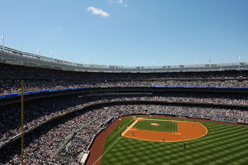 galleries/2014/04/21/best-bang-for-your-buck-baseball-stadiums-photos/mlb-stadium-rankings-newyorkyankees_m5hw7l