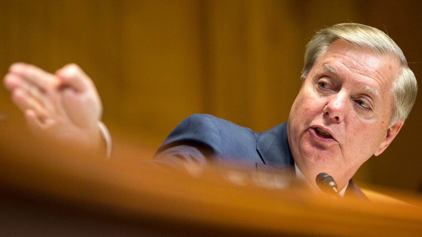 190509-brodey-graham-tease_nvzjct