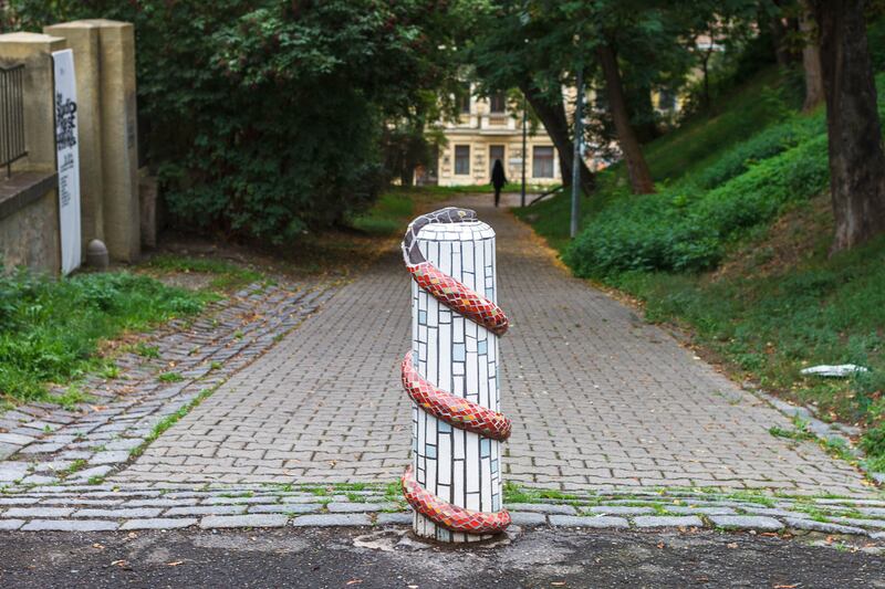 articles/2016/09/06/meet-the-street-artists-giving-prague-a-mosaic-makeover/160906-rosenberg-mosaic3-embed_o79gwk