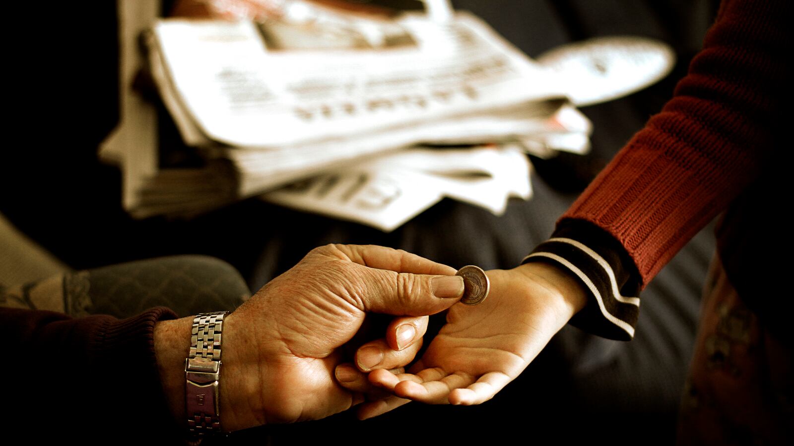 articles/2013/01/19/income-inequality-within-families-is-emerging-as-a-major-issue/130117-income-inequality-malamud-smith-tease_zhlk2y