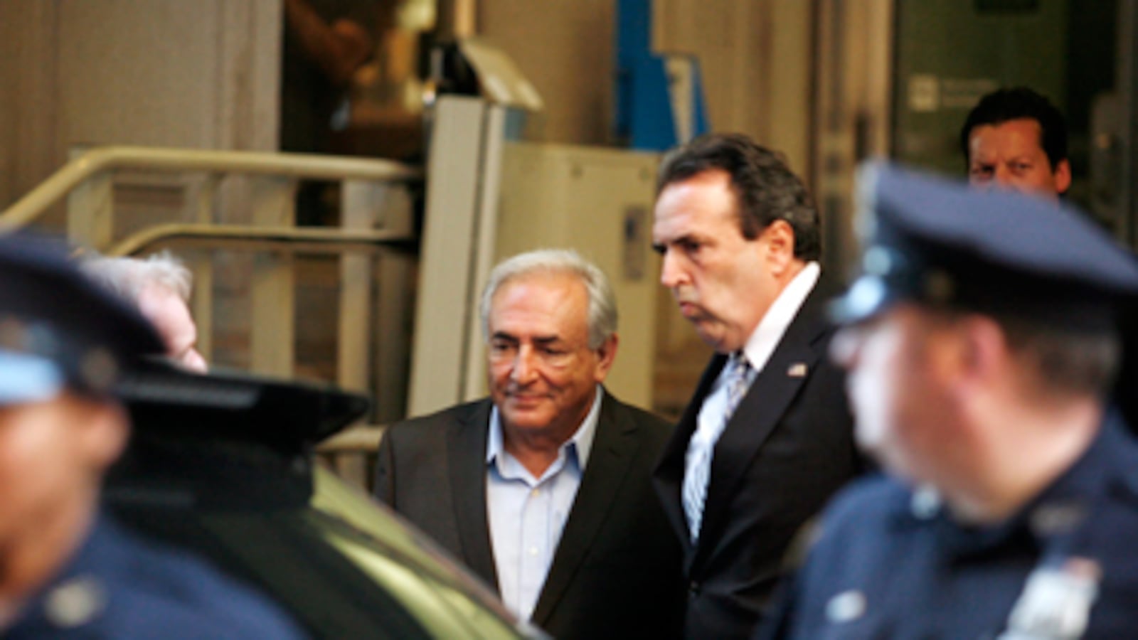 cheats/2011/05/25/strauss-kahn-moved-to-new-residence/dsk-moving_v3o2sn