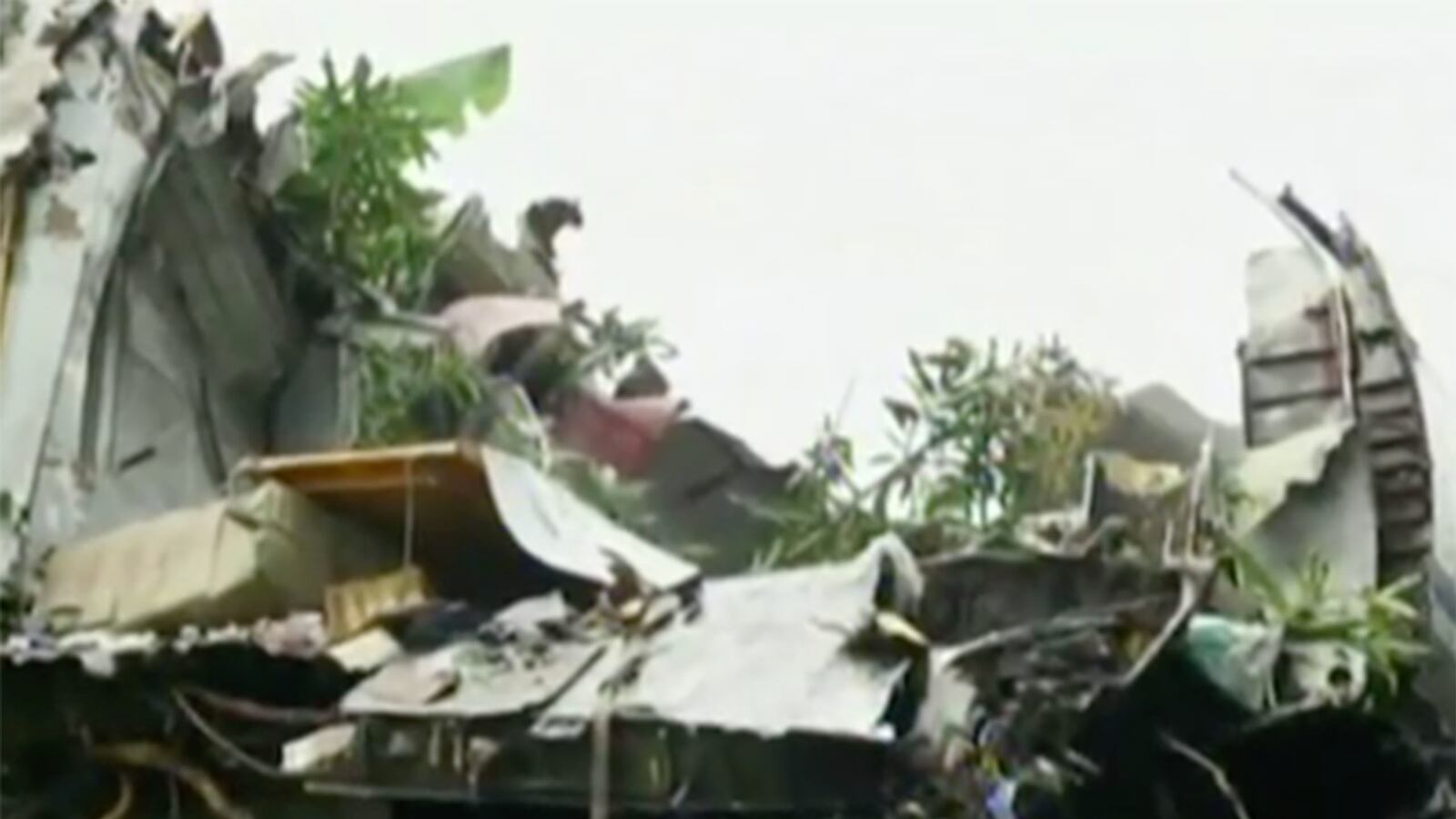cheats/2015/11/04/dozens-dead-in-south-sudan-plane-crash/151104-sudan-flight-cheat_n84ho1