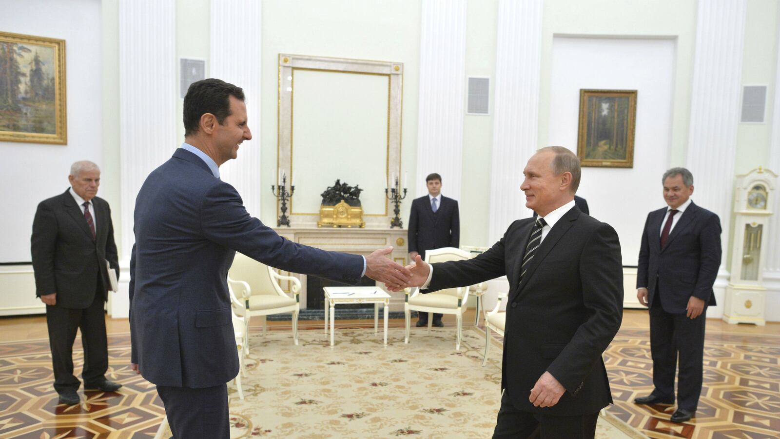 cheats/2015/10/21/assad-flies-to-moscow-to-meet-with-putin/151021-putin-assad-meet-cheat_jaz6au