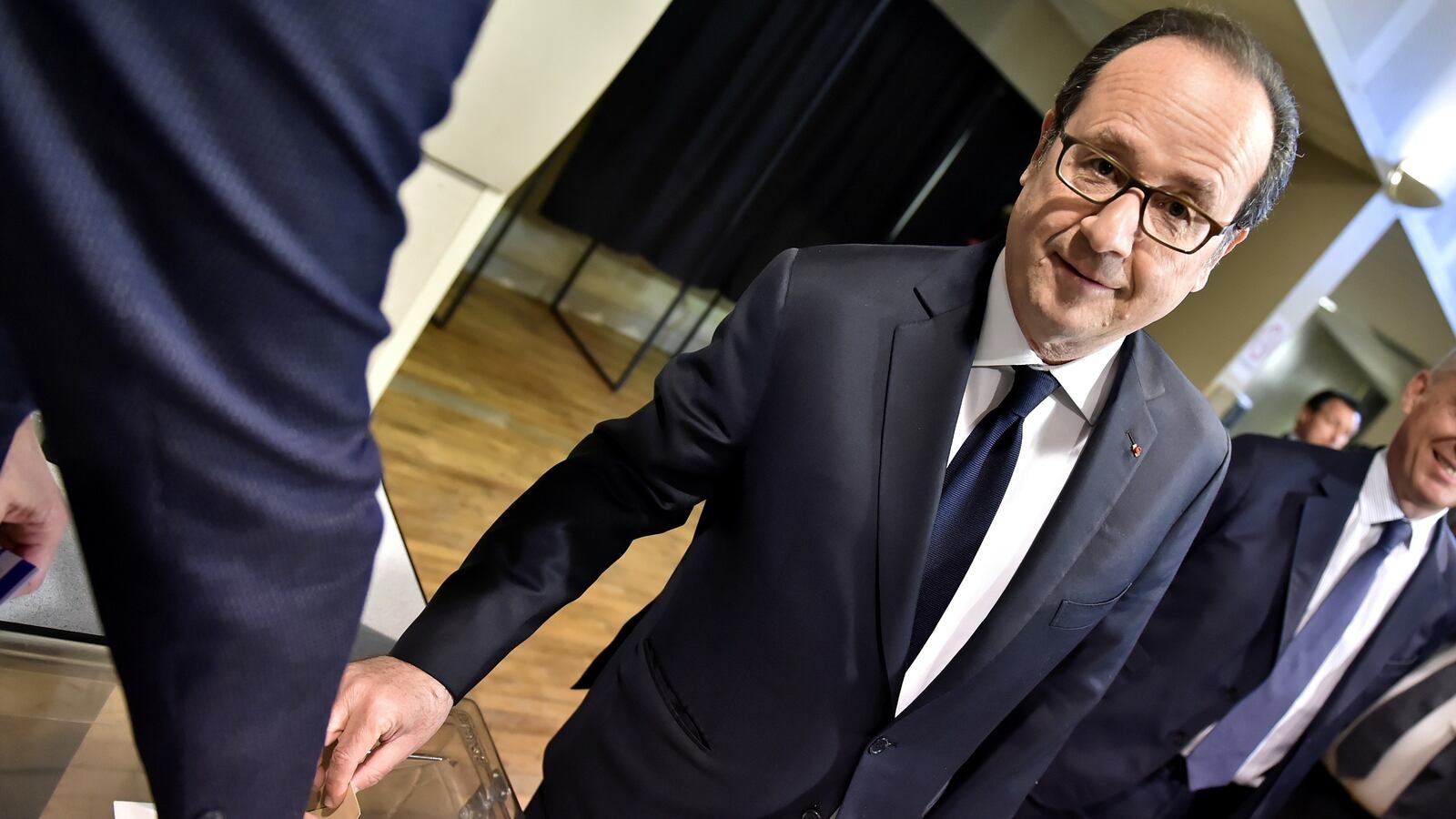 cheats/2017/04/23/french-voters-head-to-the-polls/170423-french-elections-cheat_xgwke3