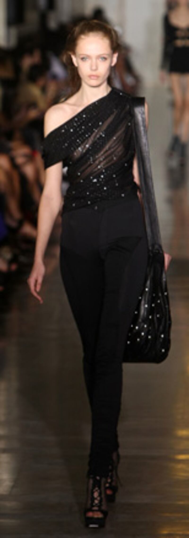 galleries/2009/09/14/ny-fashion-week-day-5/fashion-day-5--stuar_ip0e13