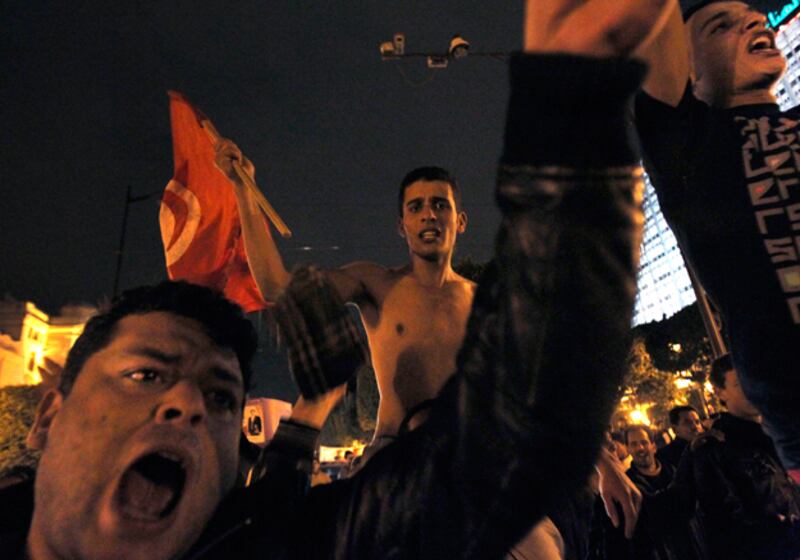 galleries/2011/01/15/tunisia-riots/tunisia-riots-8_xgern7