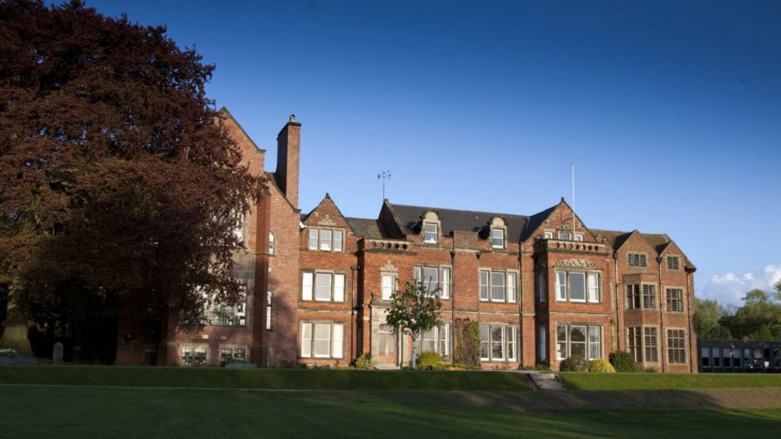 articles/2016/08/18/failed-your-exams-sue-your-school/160818-sykes-abbotsholme-school_mnqhuy