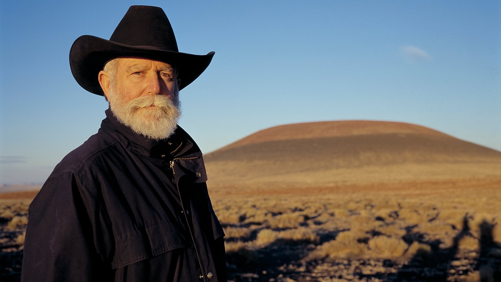 articles/2013/05/26/james-turrell-looking-back-at-50-years-of-illuminating-light-as-art/130524-turrell-crater-tease_th0awh